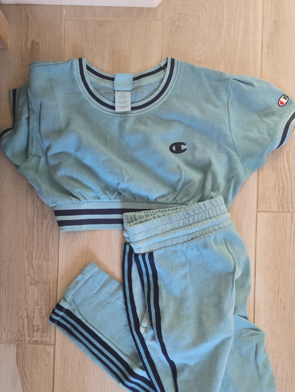 Champion Light Teal Cropped Sweat Set - Logo Detail